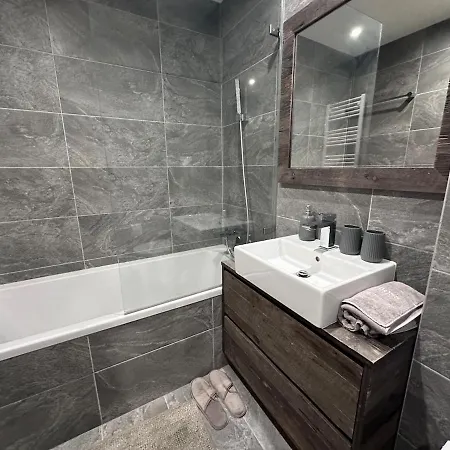 Spacious Luxury Alpine Duplex In Montana * クラン
