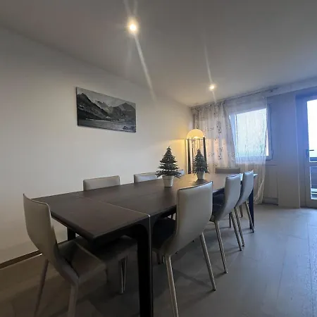 Spacious Luxury Alpine Duplex In Montana クラン